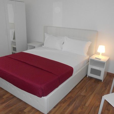 Colosseo Guest House Gil Рим Екстериор снимка