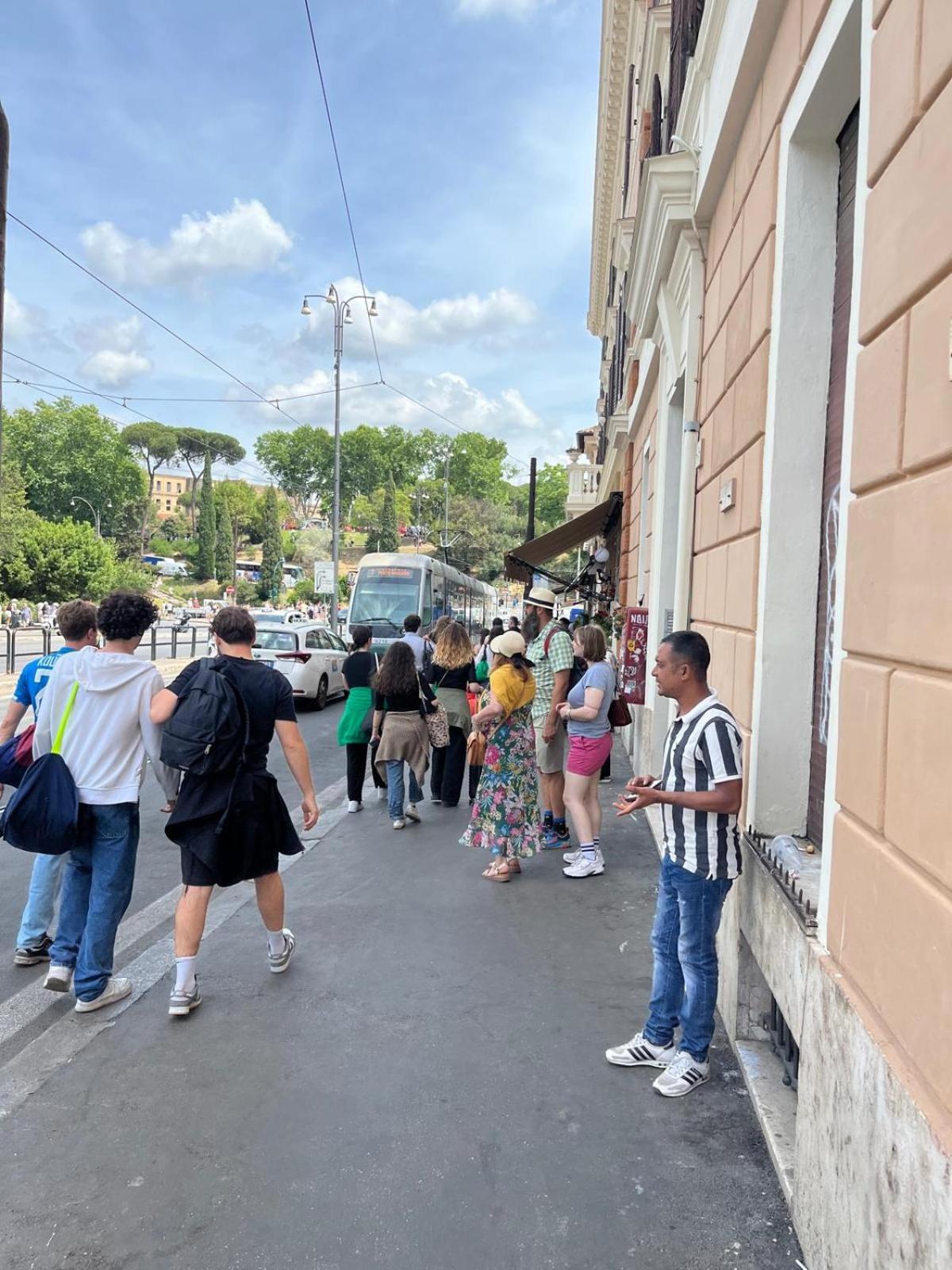 Colosseo Guest House Gil Рим Екстериор снимка